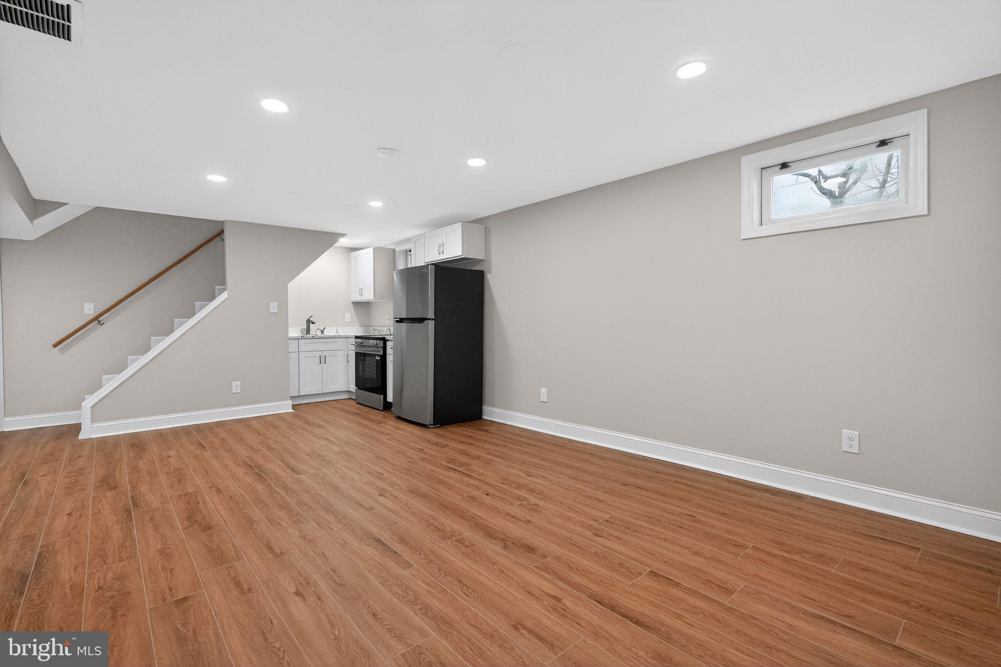 CAROLE HIGHLANDS - Residential