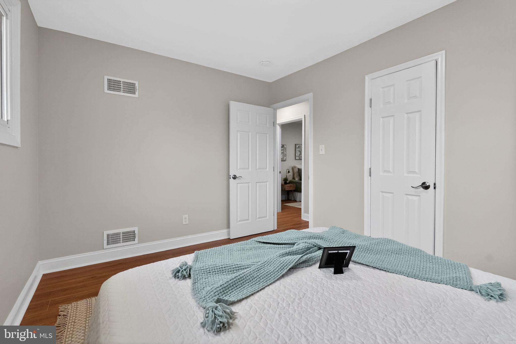 CAROLE HIGHLANDS - Residential