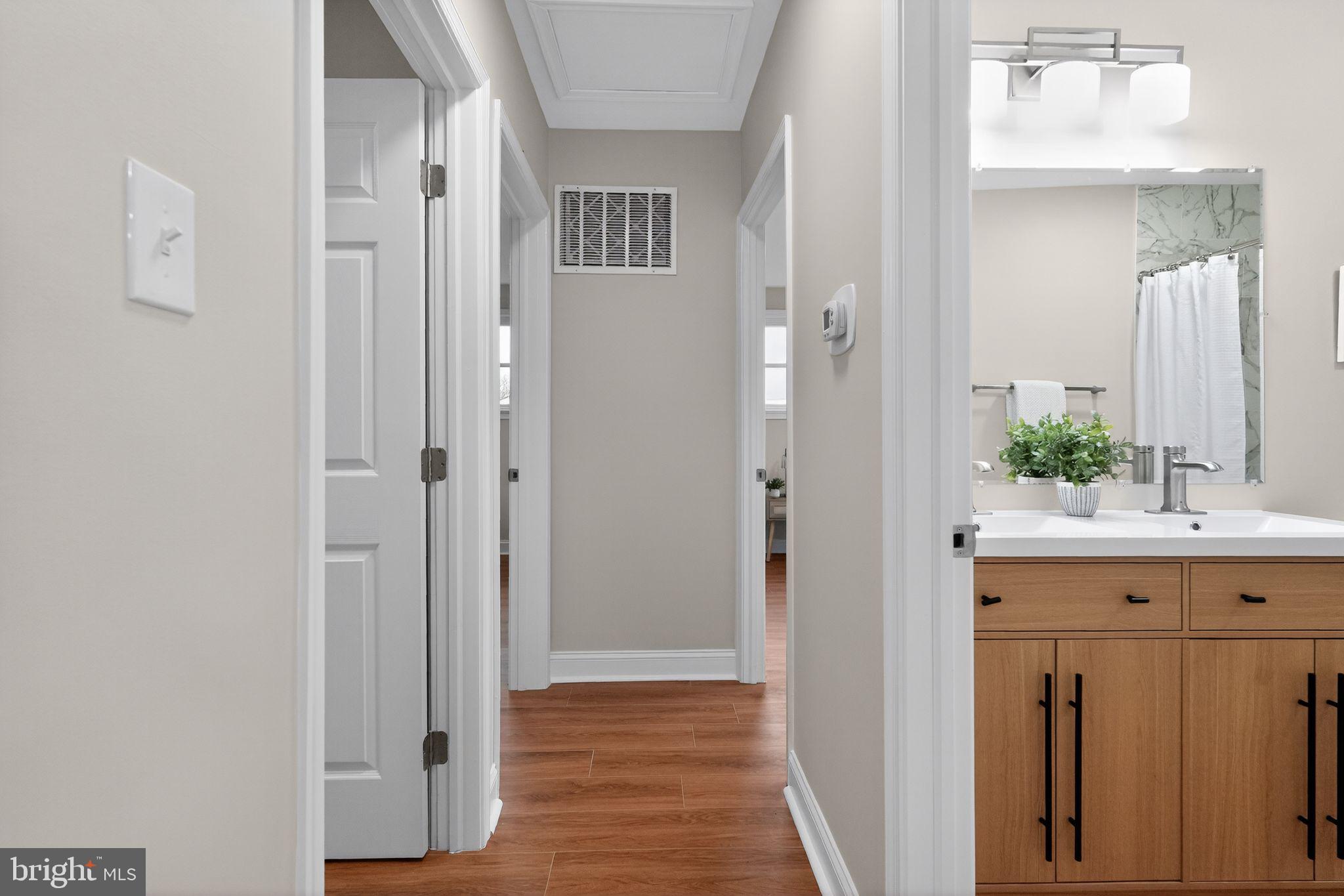 CAROLE HIGHLANDS - Residential