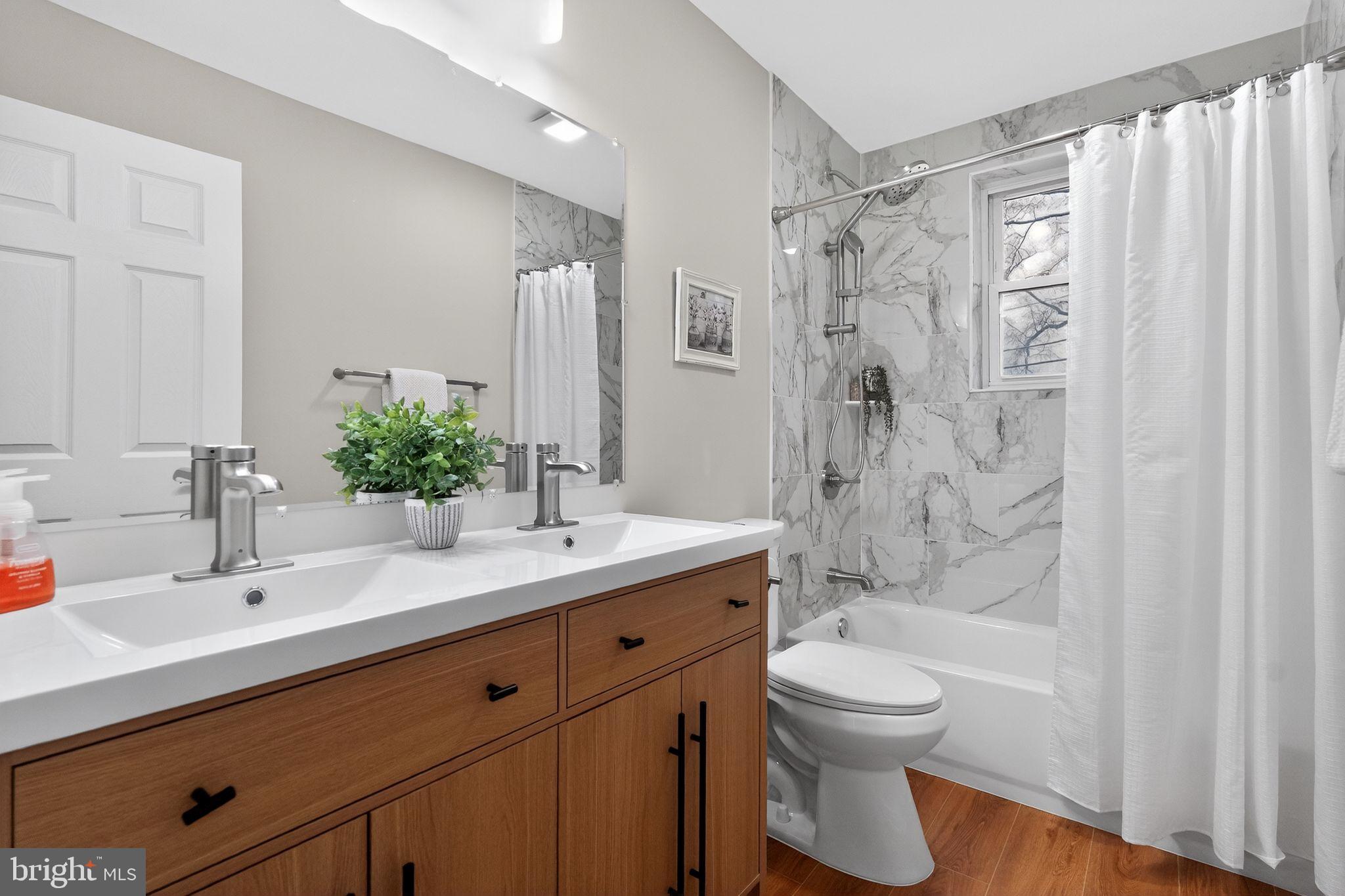 CAROLE HIGHLANDS - Residential