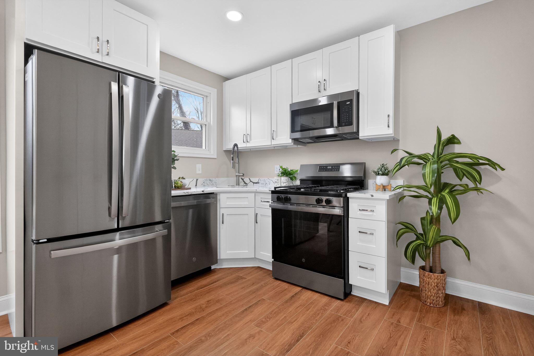 CAROLE HIGHLANDS - Residential