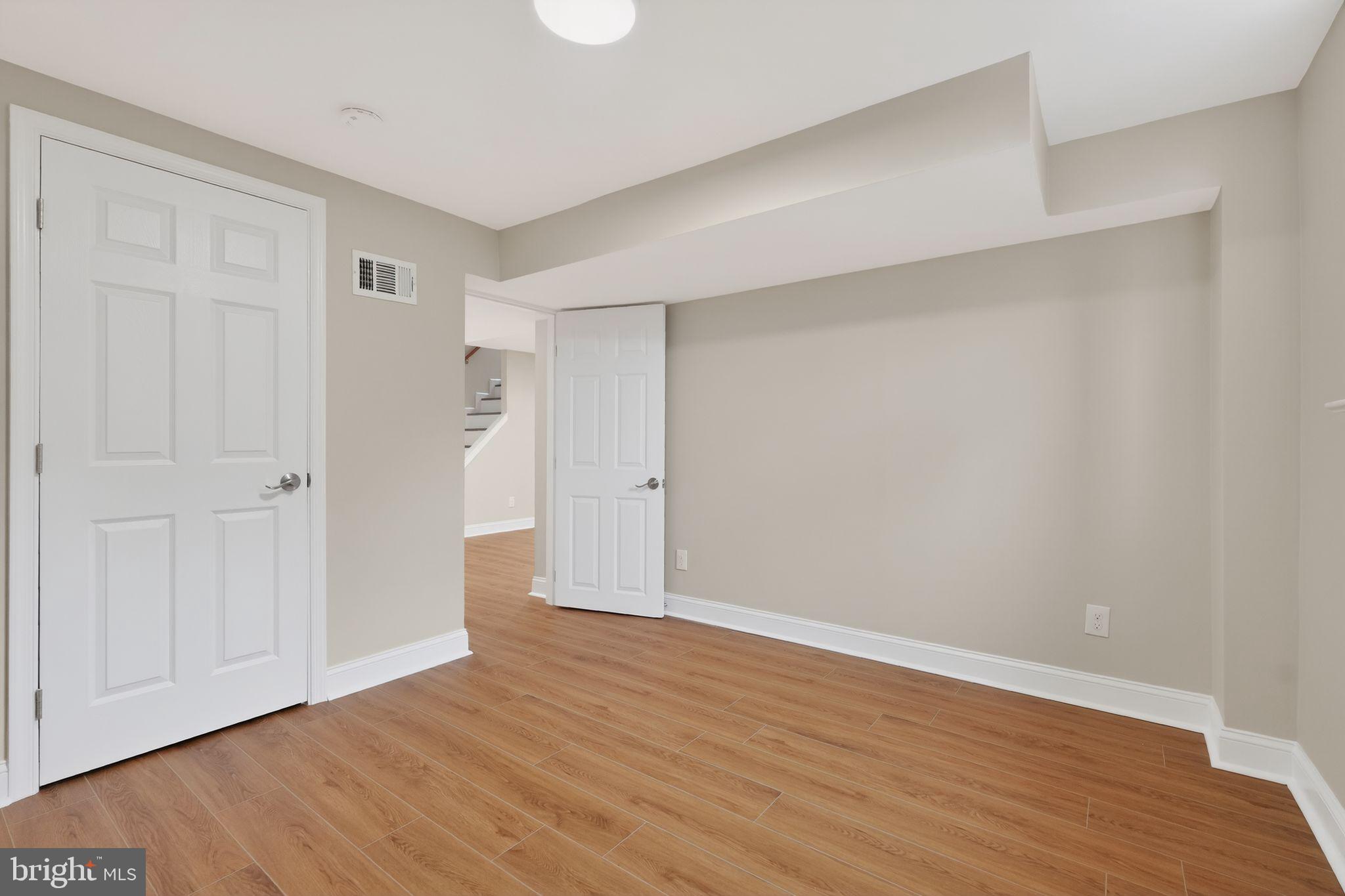 CAROLE HIGHLANDS - Residential