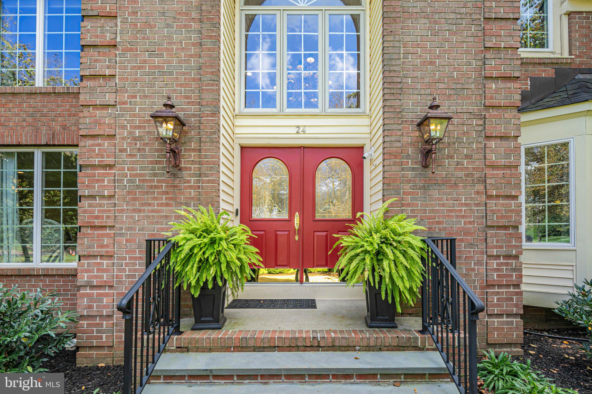 24 BUCKINGHAM DRIVE