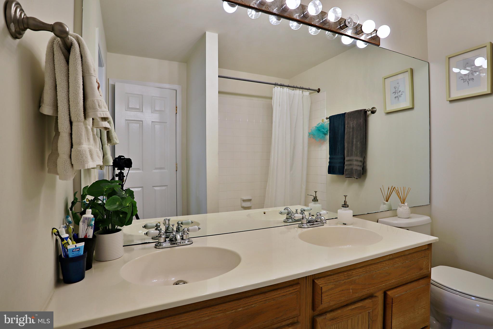 GUNSTON CORNER - Residential Lease