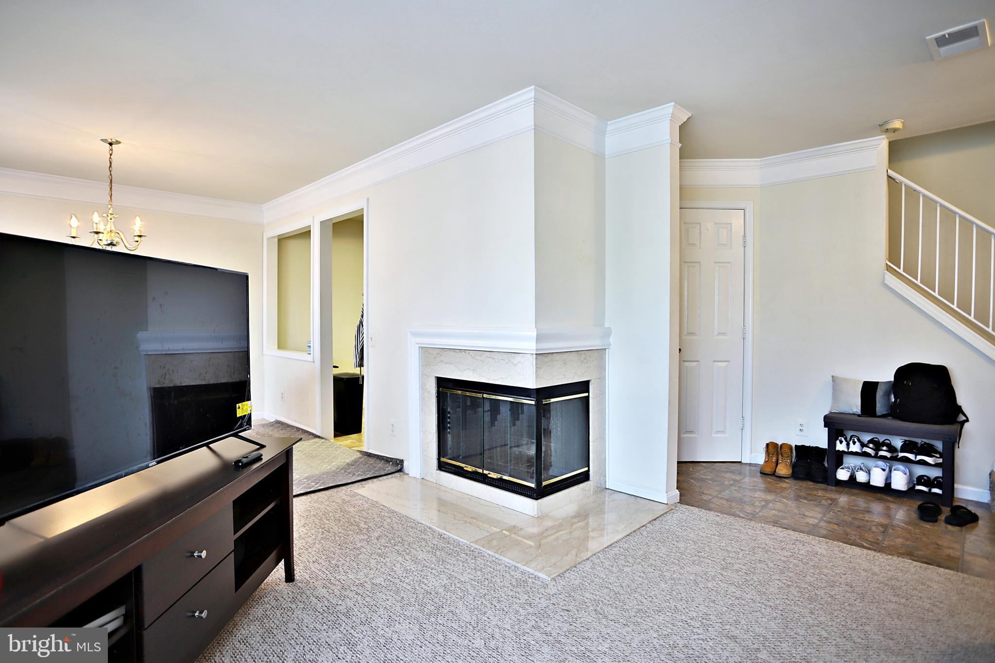 GUNSTON CORNER - Residential Lease