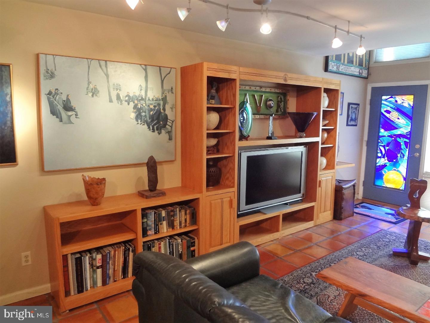 VILLAGE II - Residential