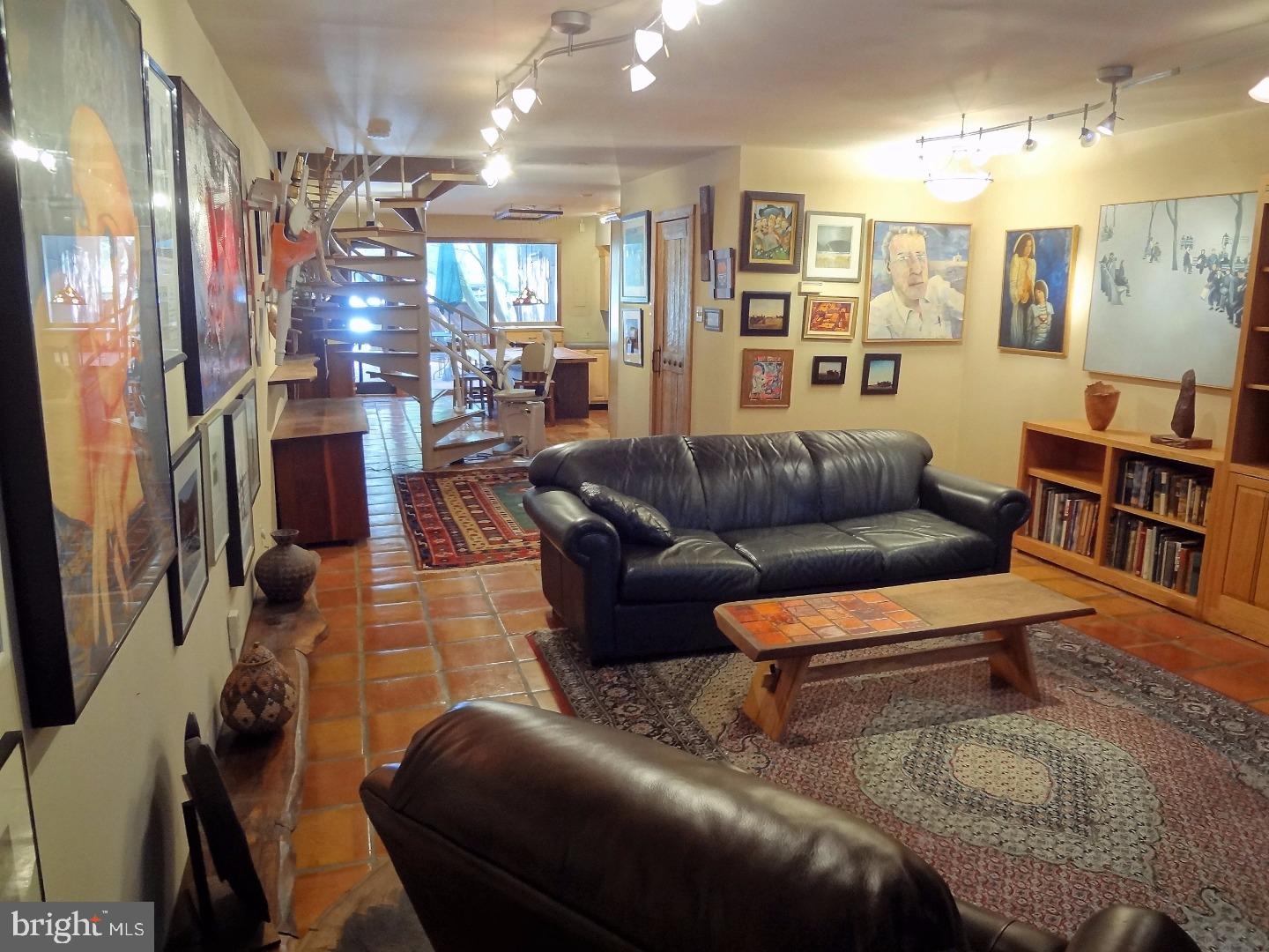 VILLAGE II - Residential