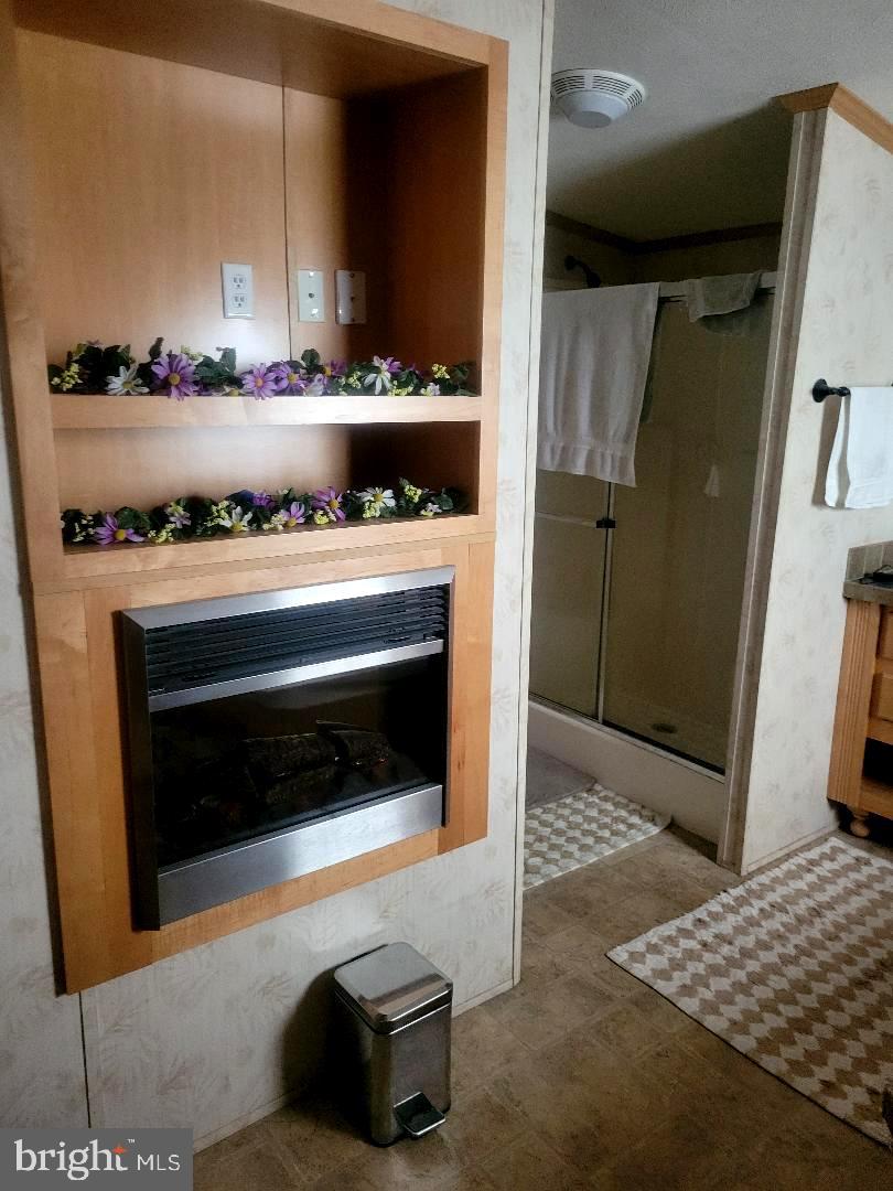 SERENITY ACRES - Residential