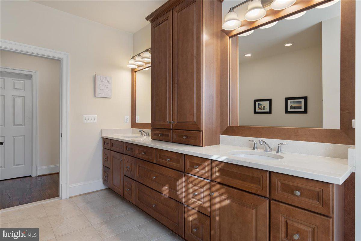 JAGUAR/YORKTOWN - Residential