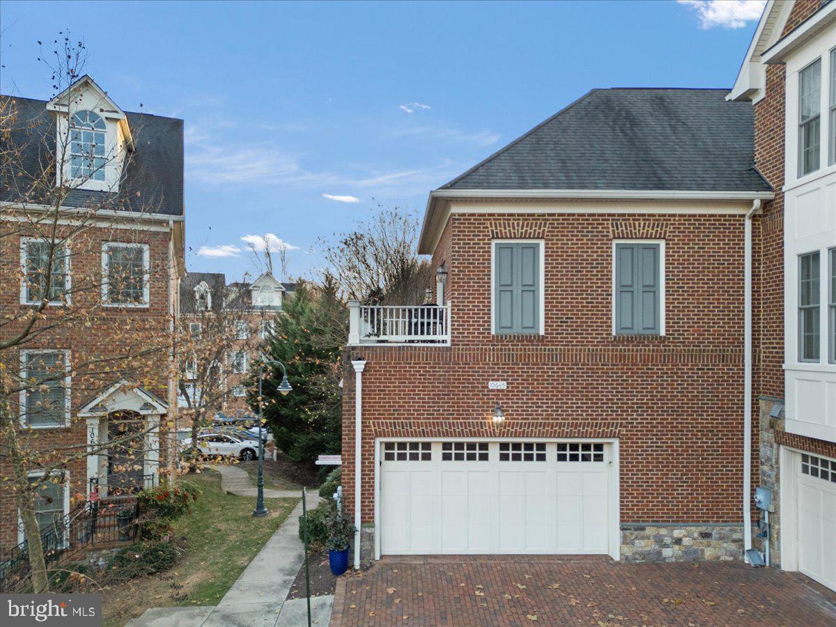 JAGUAR/YORKTOWN - Residential