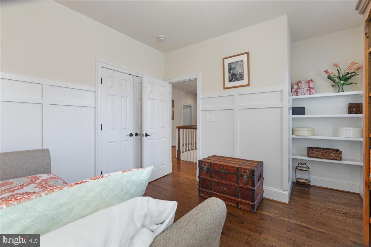 JAGUAR/YORKTOWN - Residential