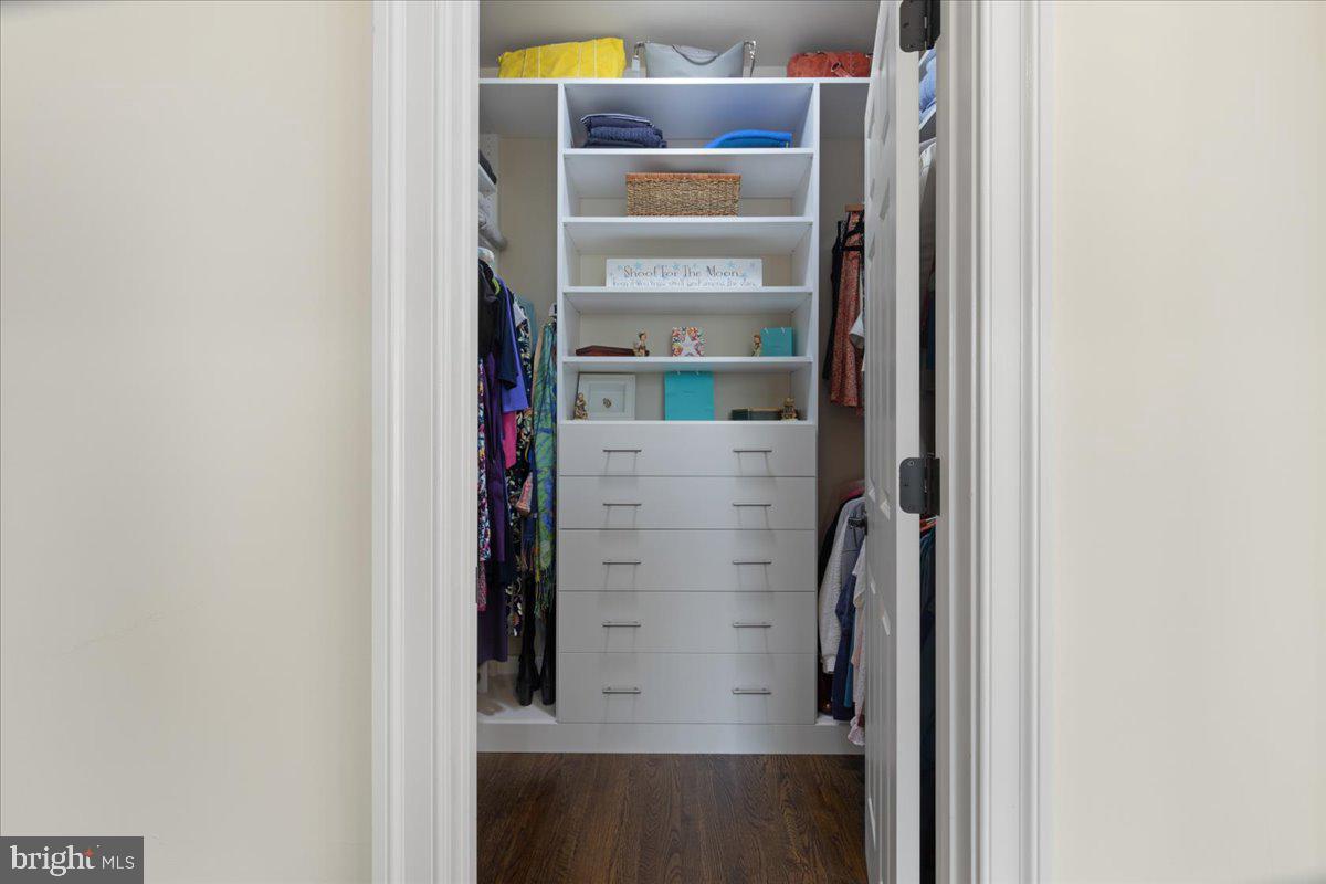 JAGUAR/YORKTOWN - Residential