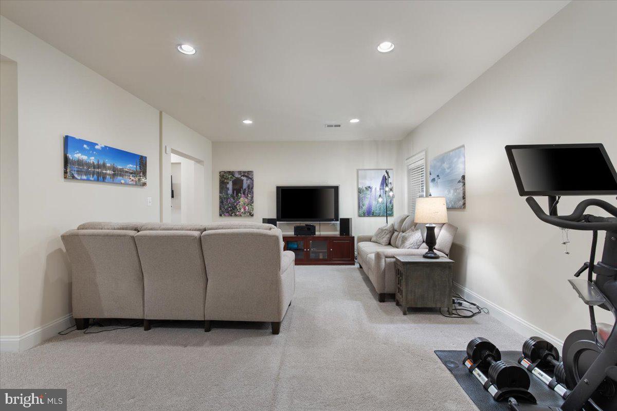 JAGUAR/YORKTOWN - Residential