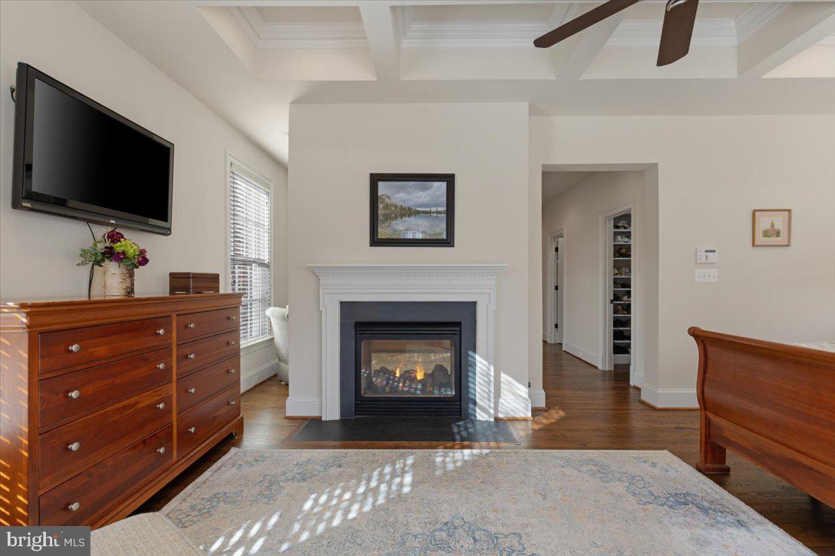 JAGUAR/YORKTOWN - Residential