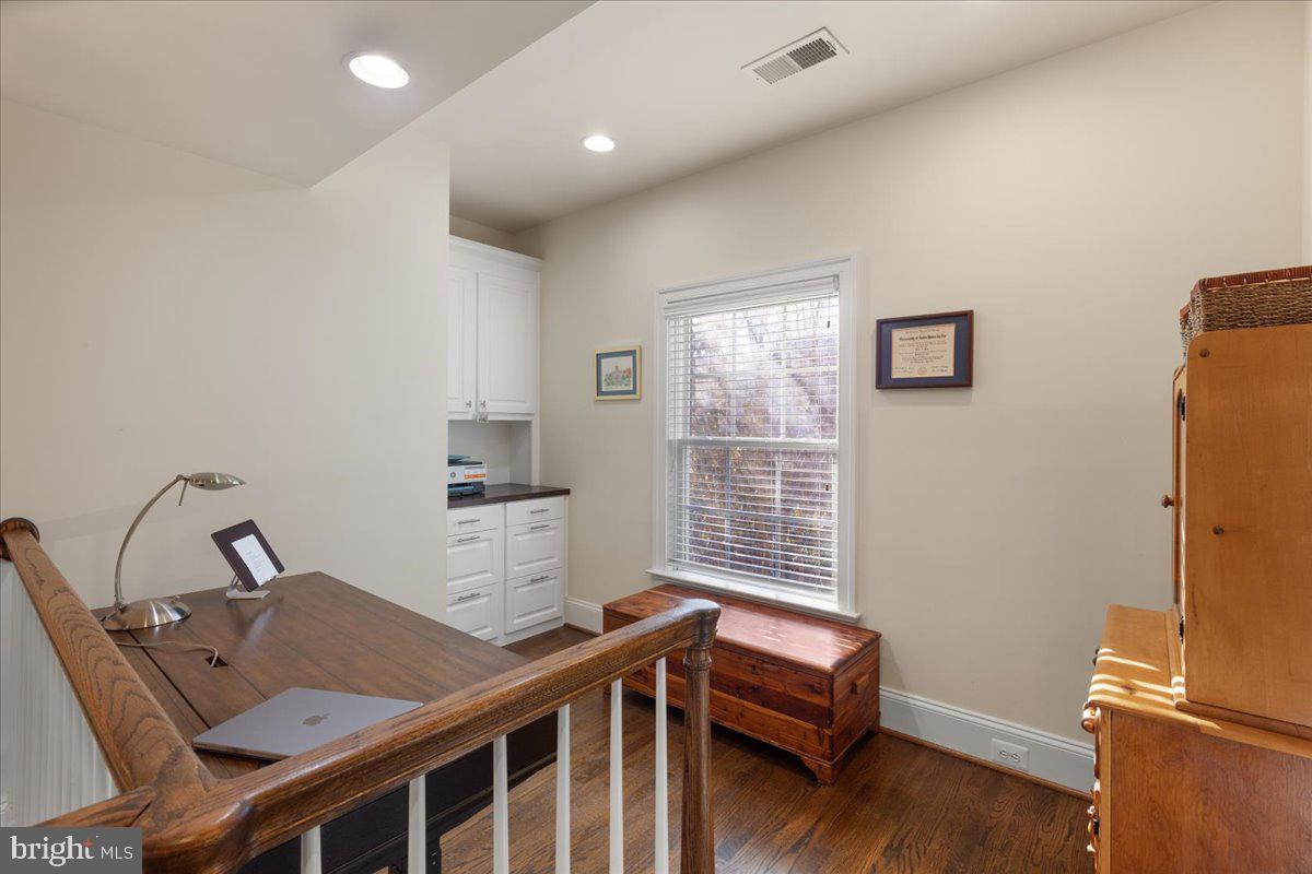 JAGUAR/YORKTOWN - Residential