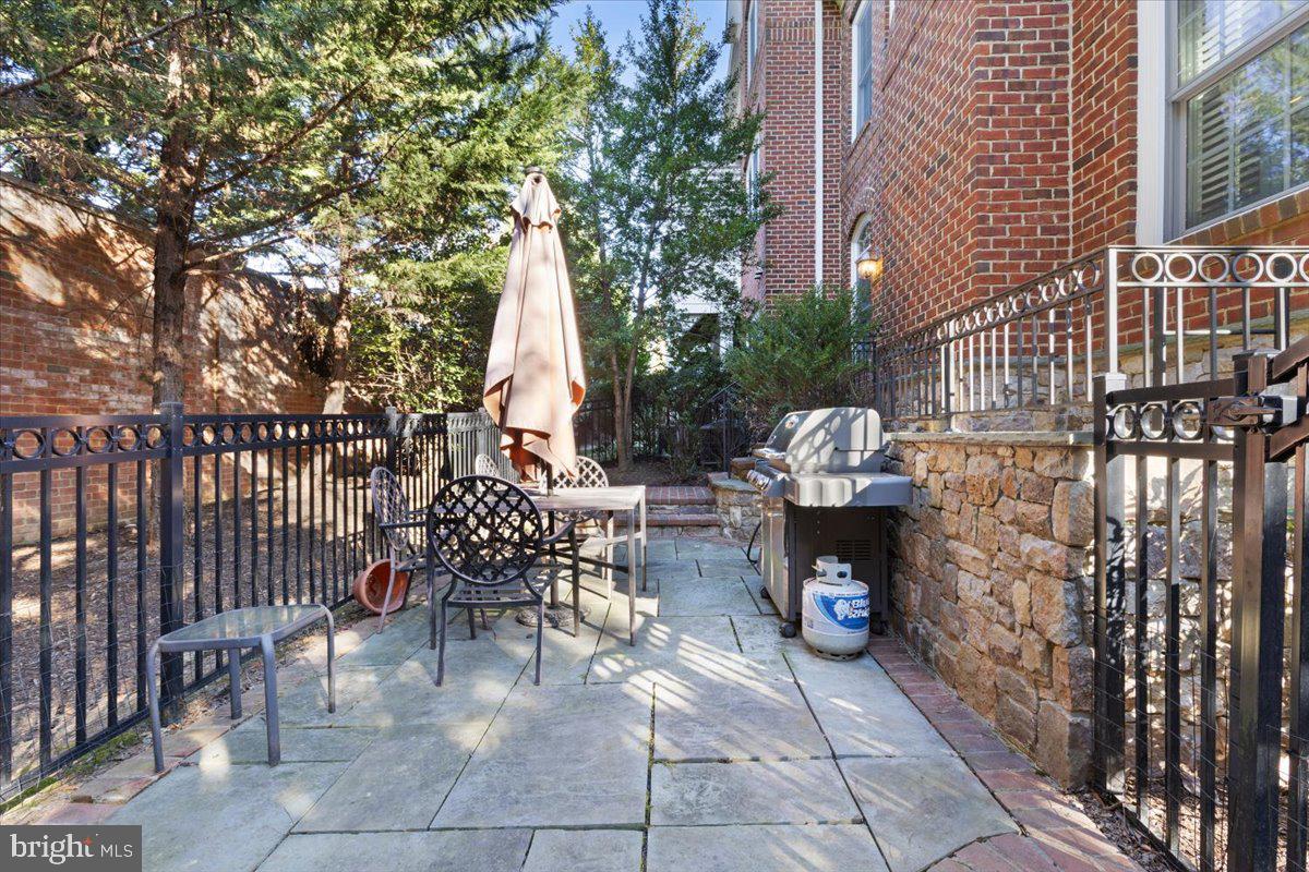 JAGUAR/YORKTOWN - Residential