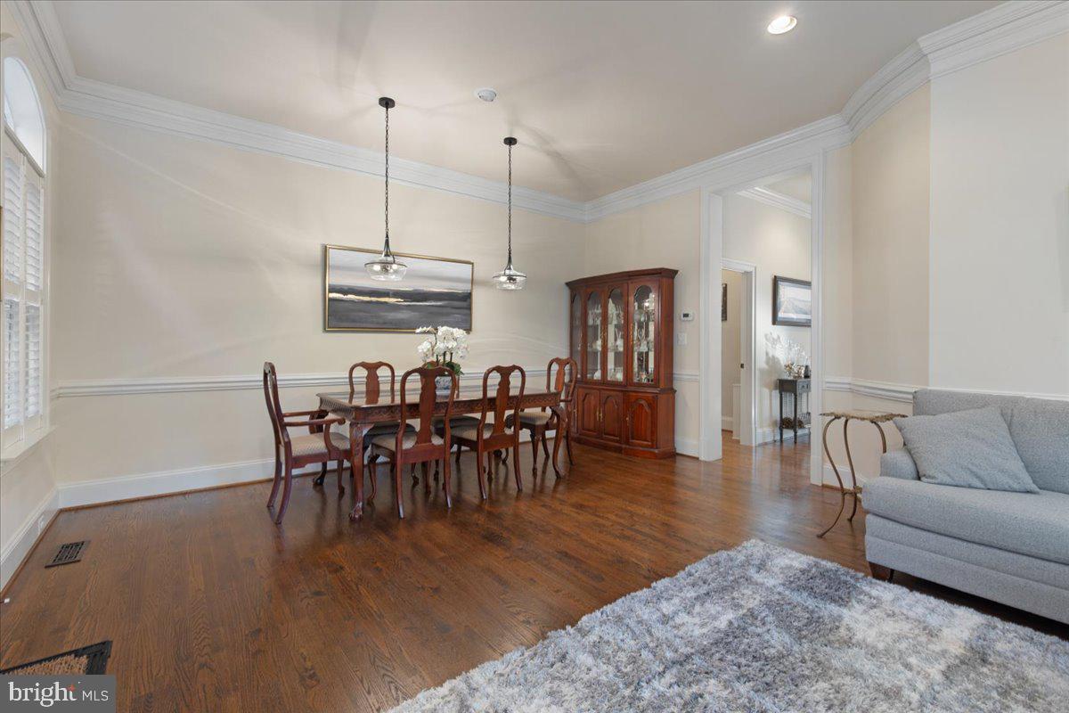 JAGUAR/YORKTOWN - Residential