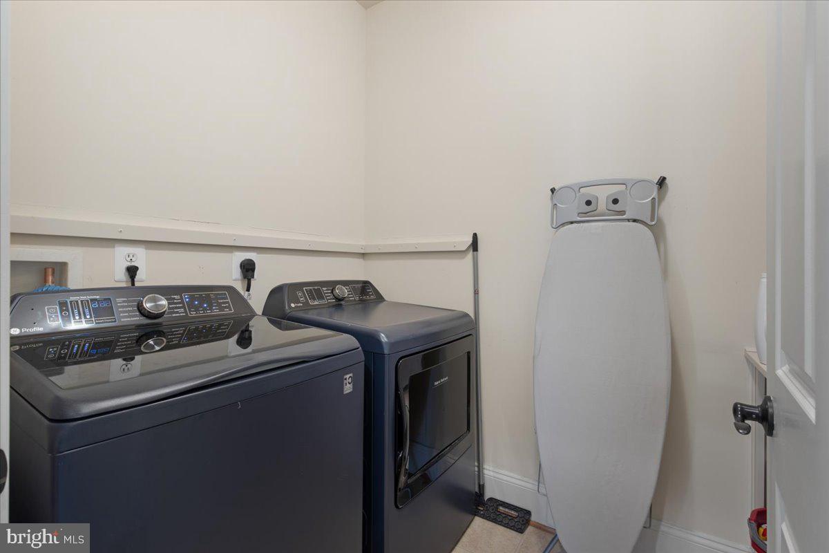 JAGUAR/YORKTOWN - Residential