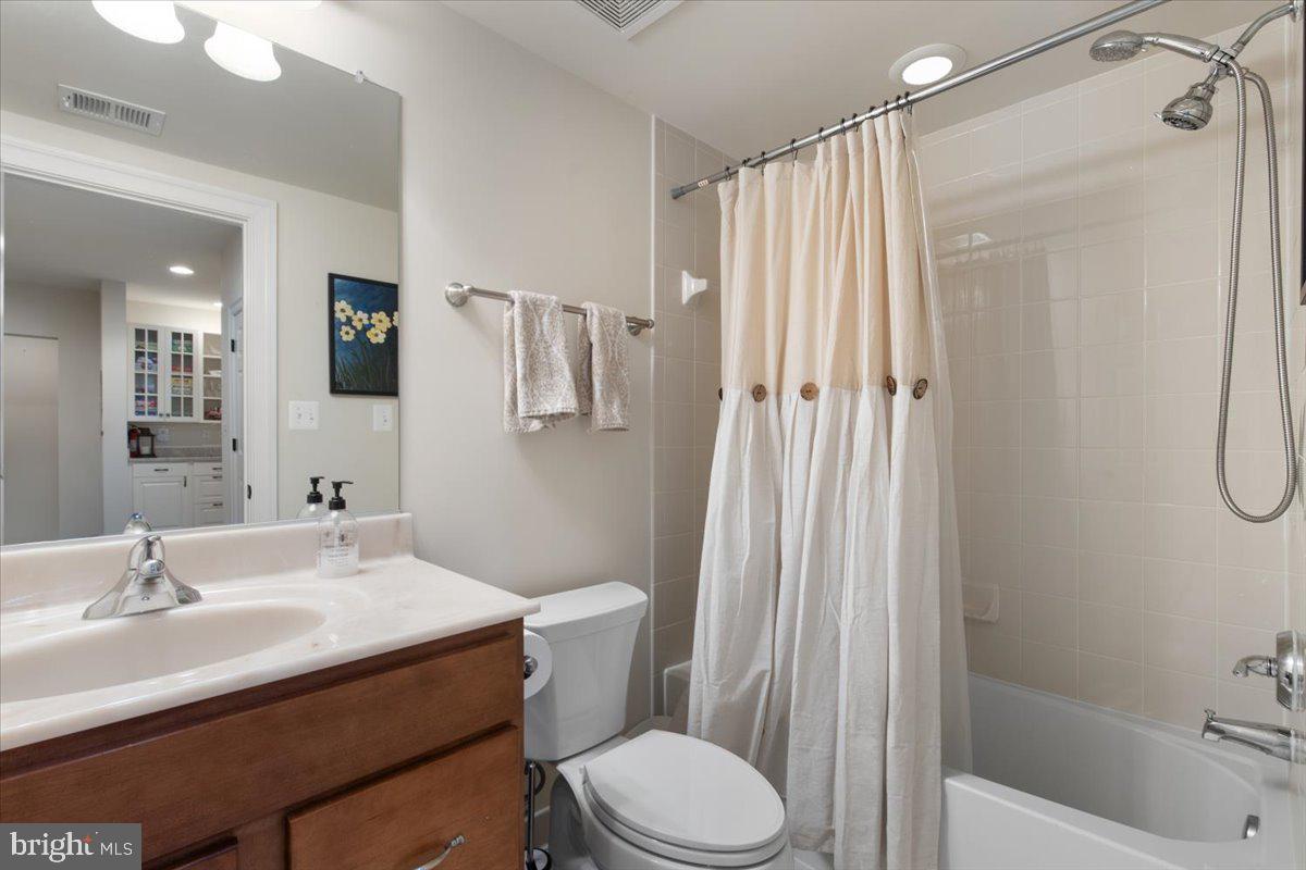 JAGUAR/YORKTOWN - Residential