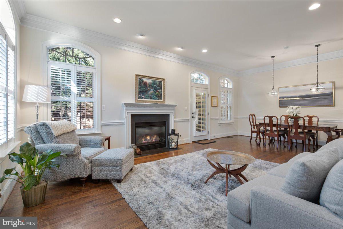 JAGUAR/YORKTOWN - Residential