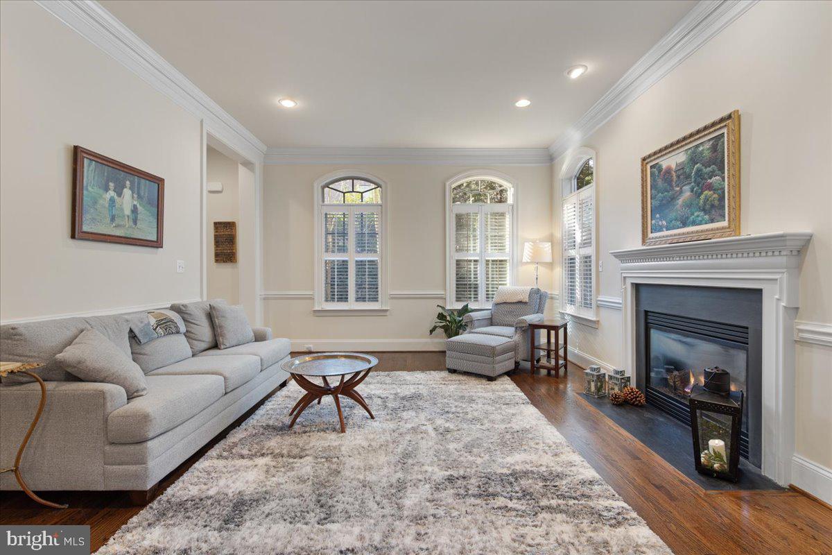 JAGUAR/YORKTOWN - Residential