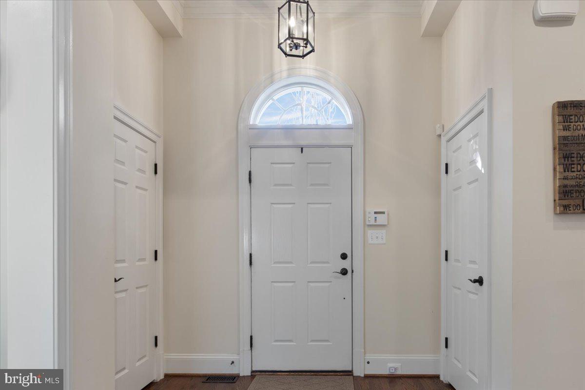 JAGUAR/YORKTOWN - Residential