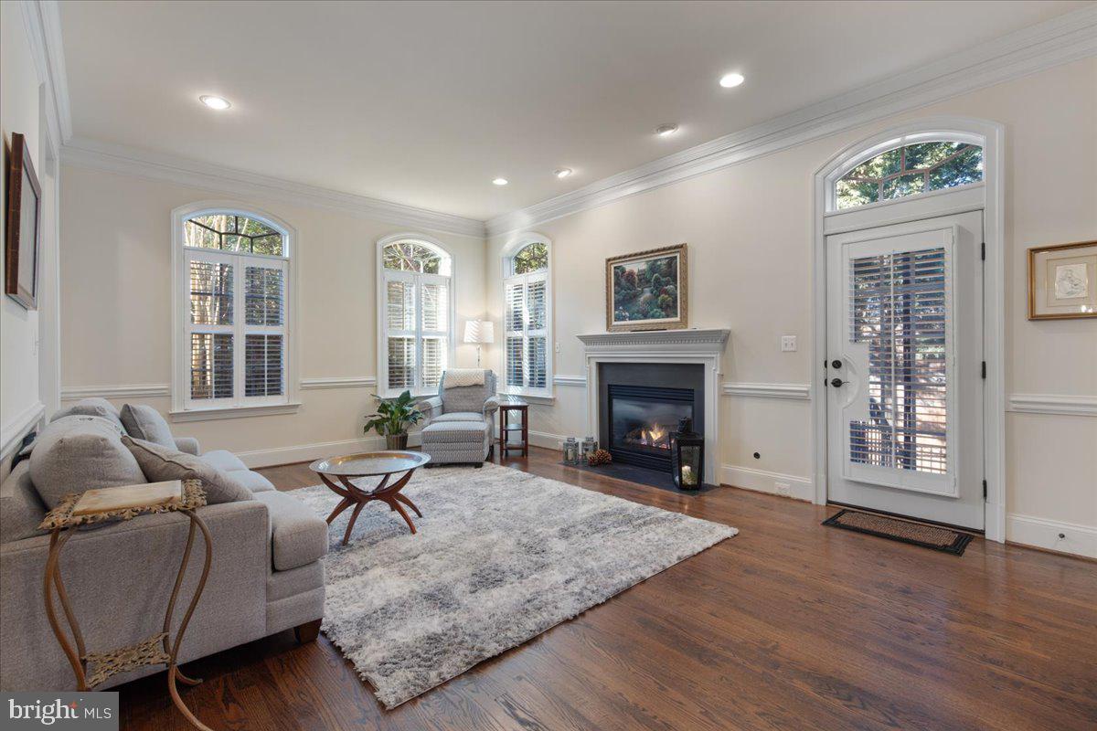 JAGUAR/YORKTOWN - Residential