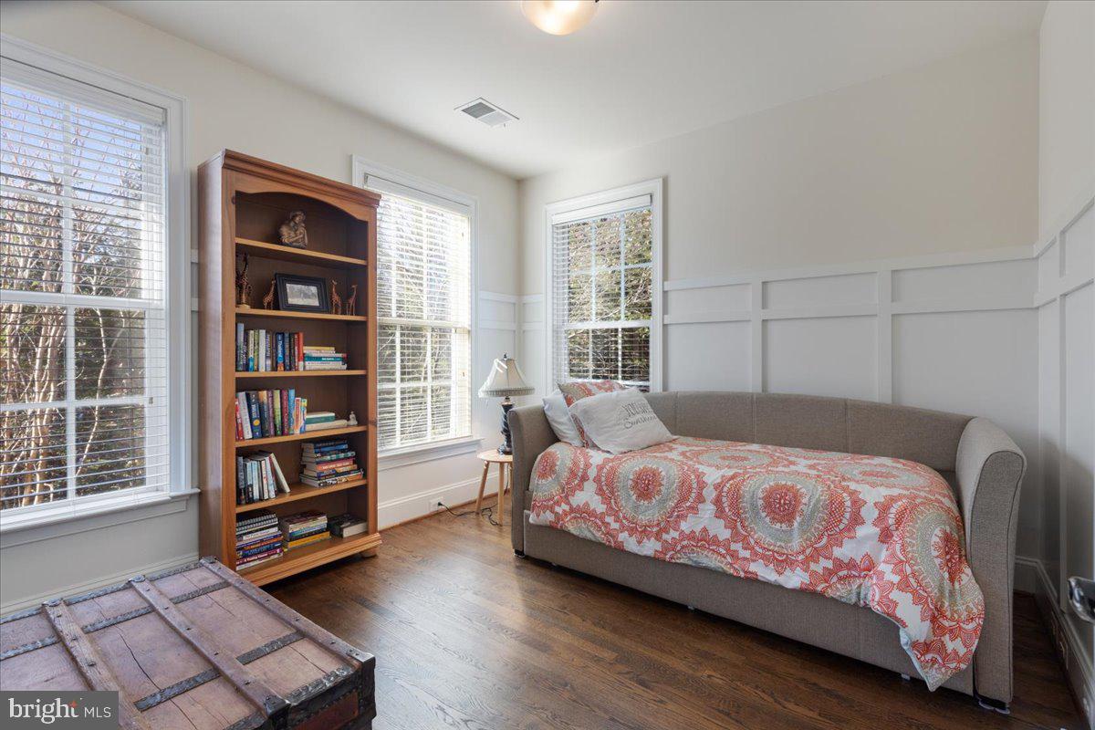 JAGUAR/YORKTOWN - Residential