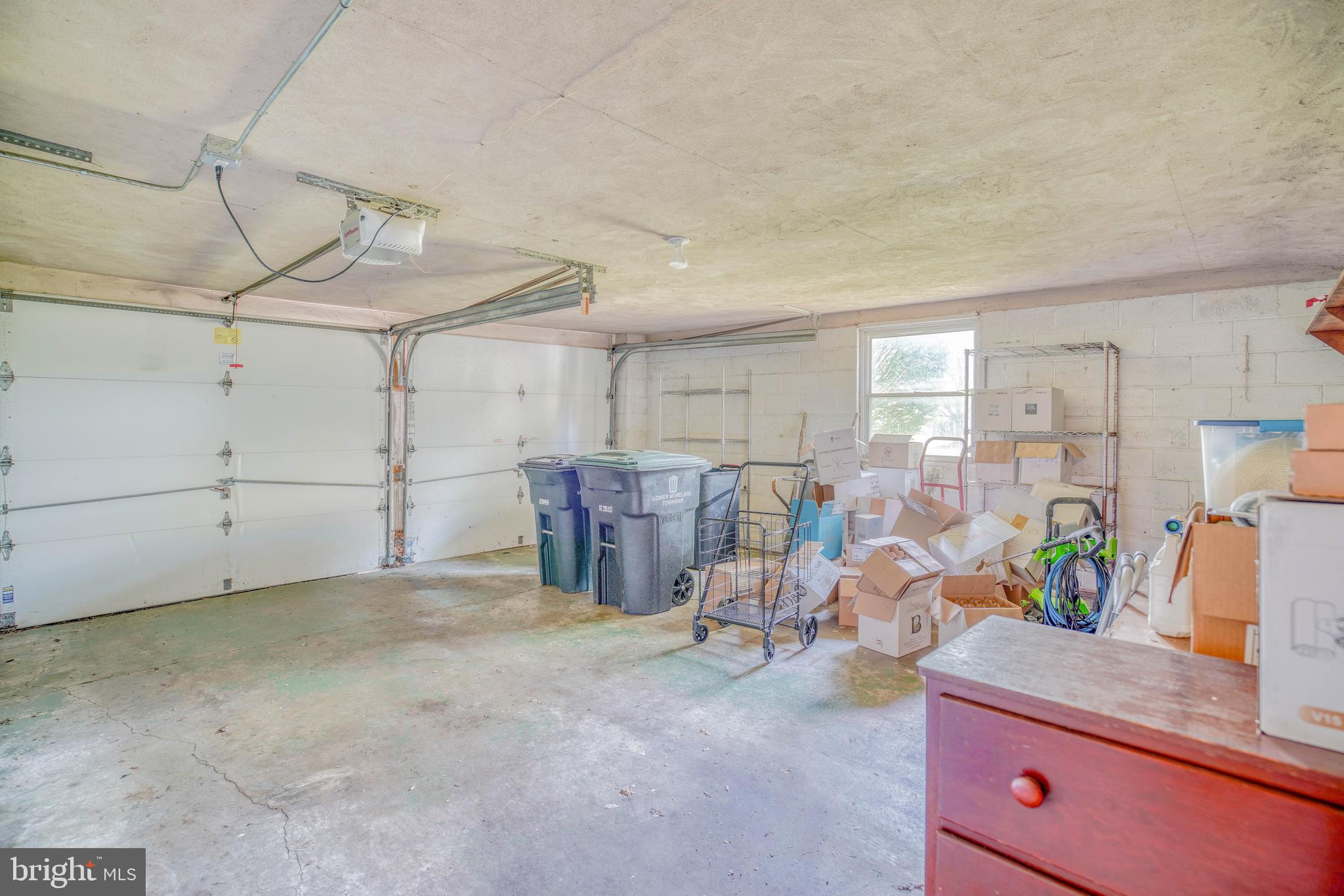 HUNTINGDON VALLEY - Residential