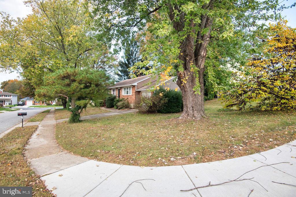4 VANSANT ROAD
