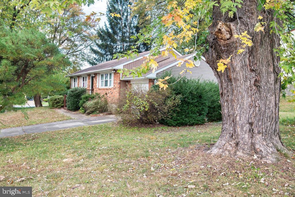 4 VANSANT ROAD