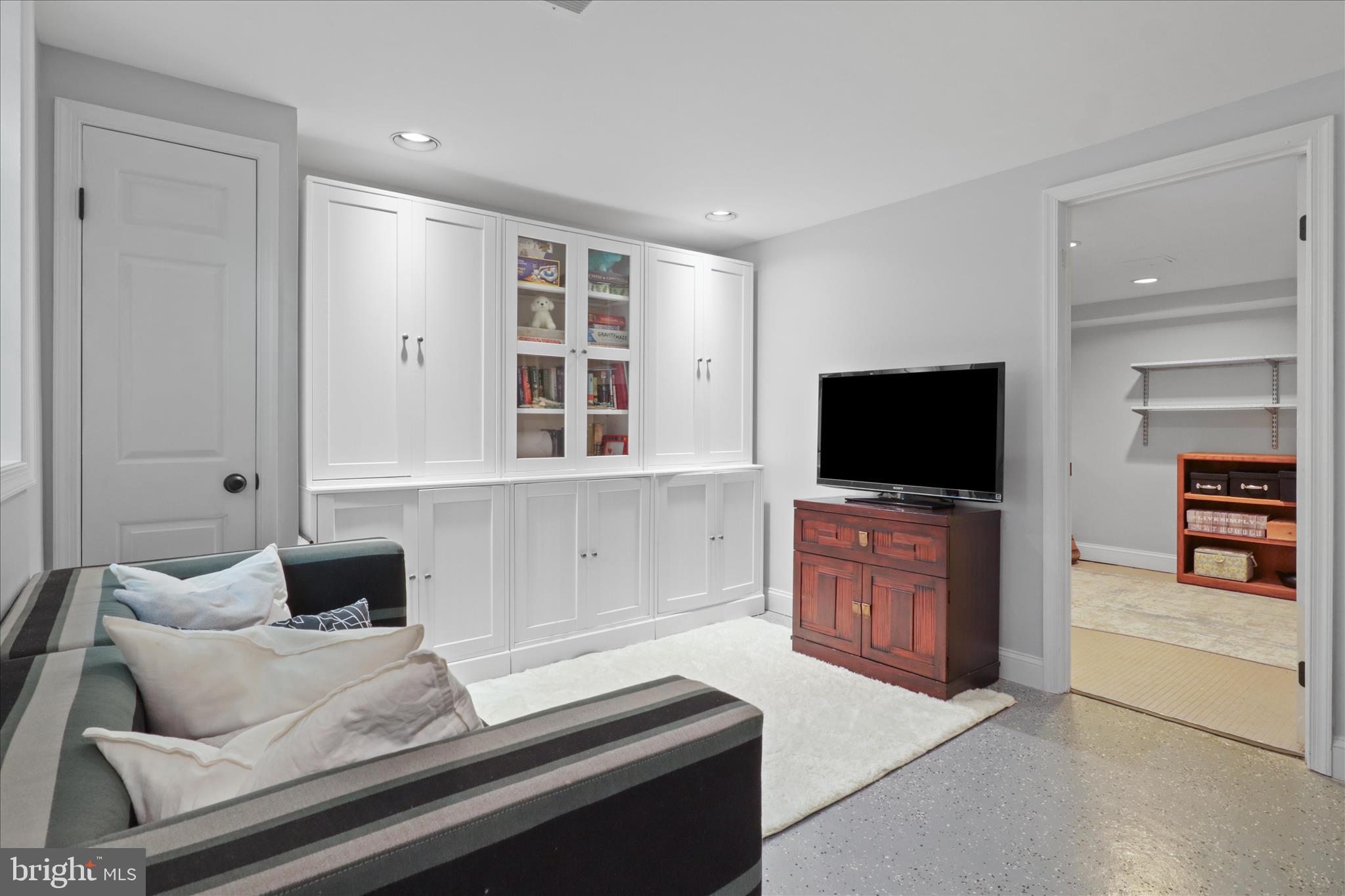 GLENMORE - Residential