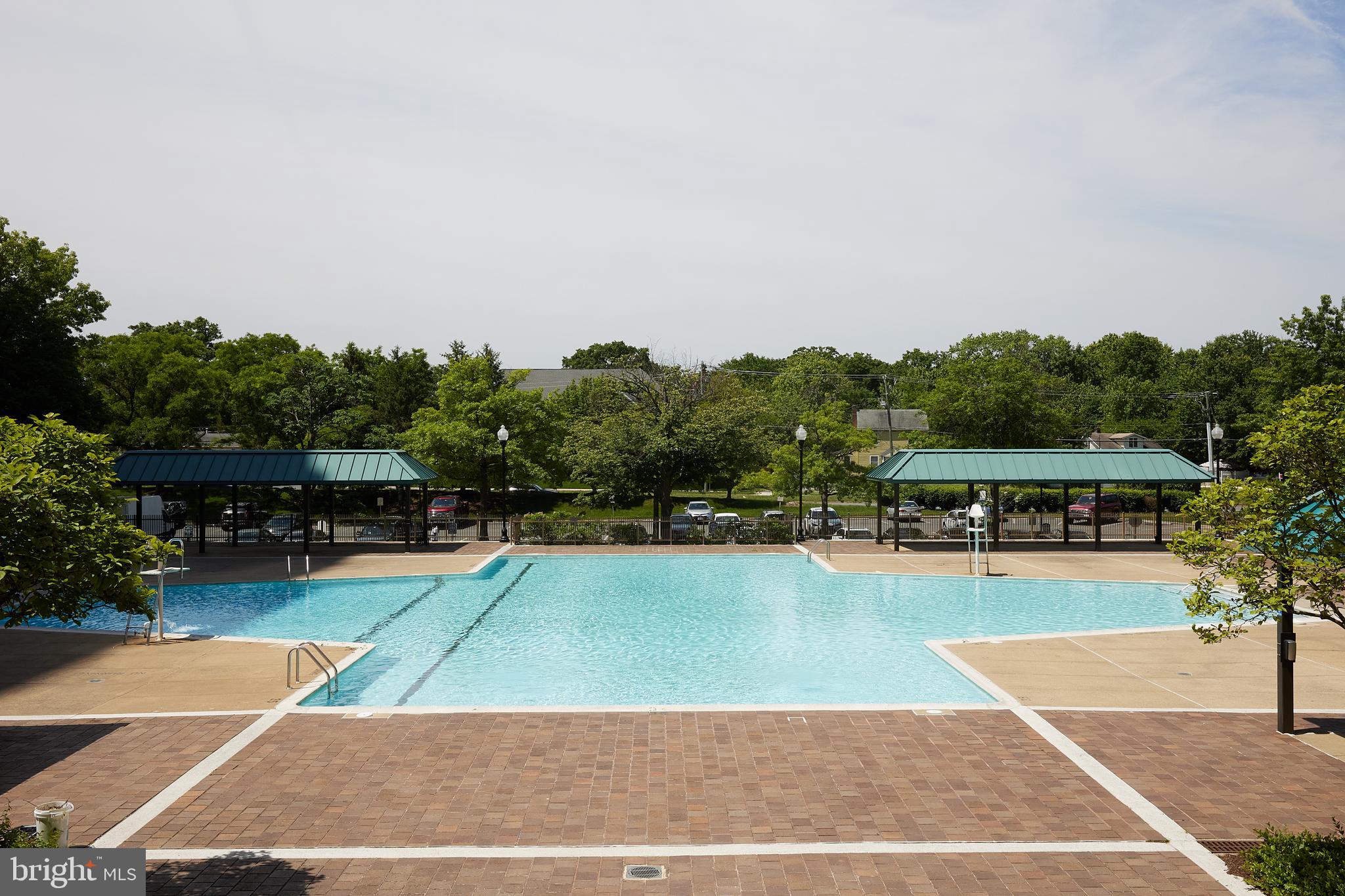 SKYLINE SQUARE CONDO - Residential