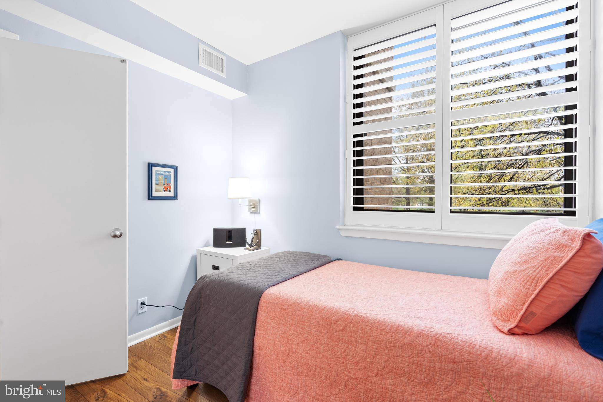 SKYLINE SQUARE CONDO - Residential