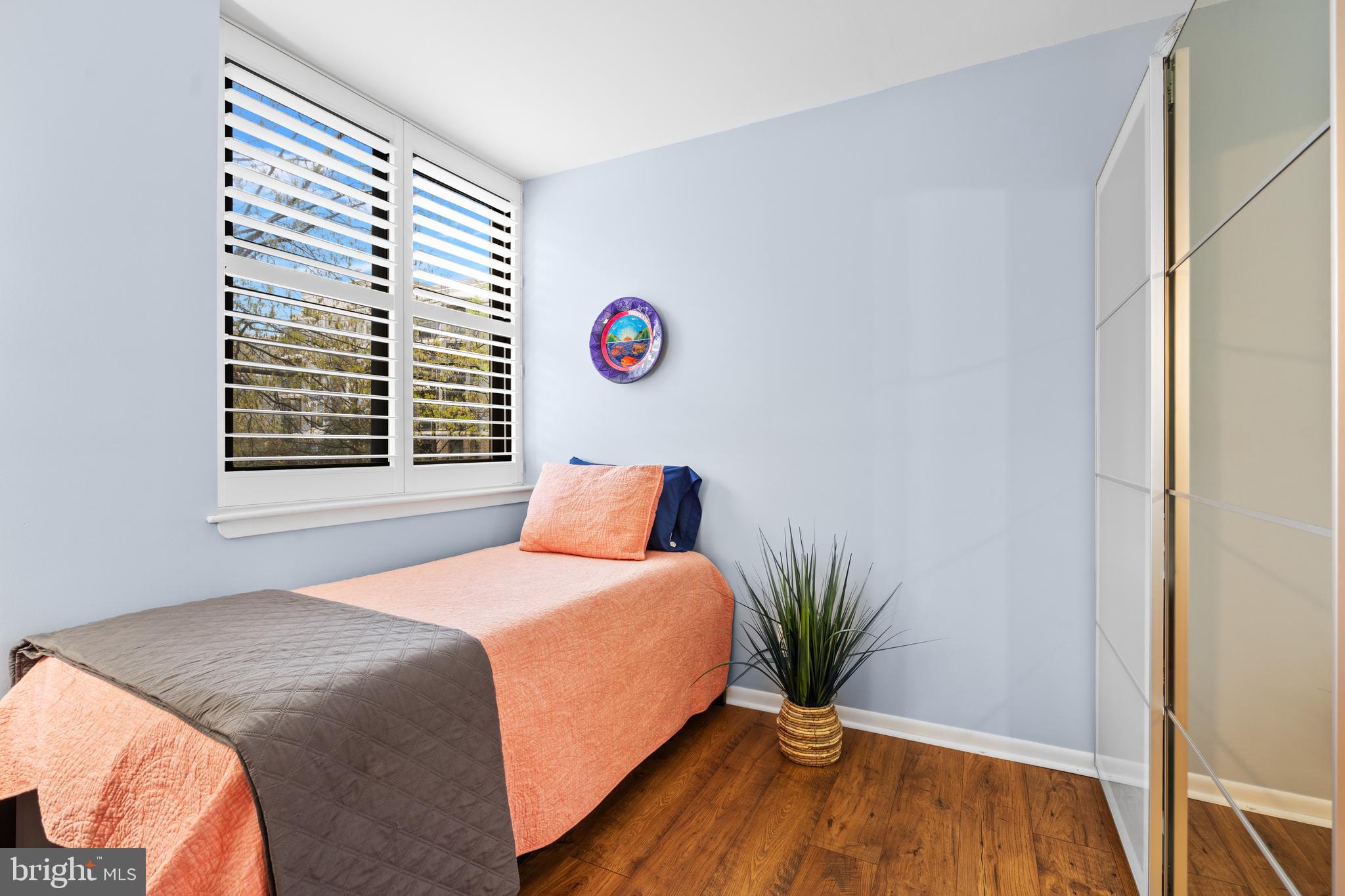 SKYLINE SQUARE CONDO - Residential