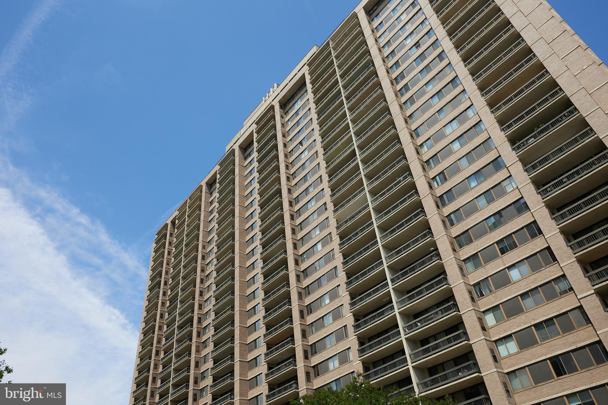 SKYLINE SQUARE CONDO - Residential