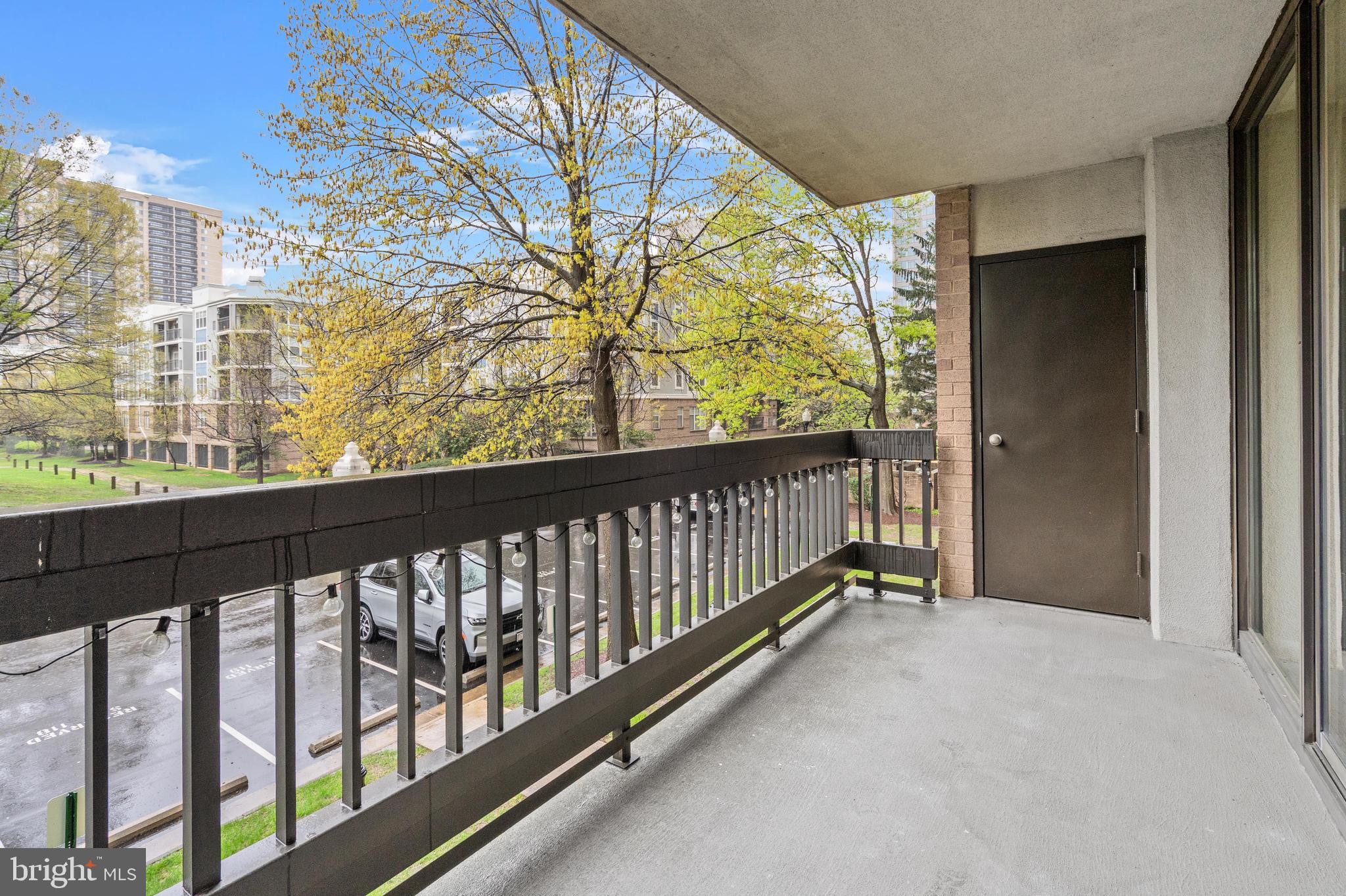 SKYLINE SQUARE CONDO - Residential