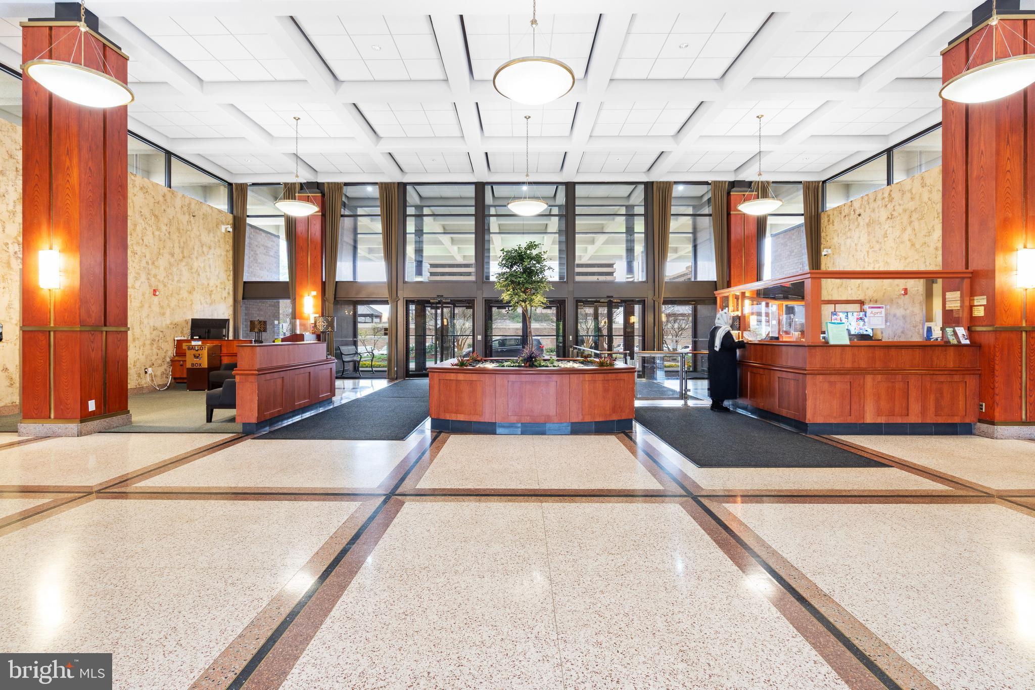 SKYLINE SQUARE CONDO - Residential