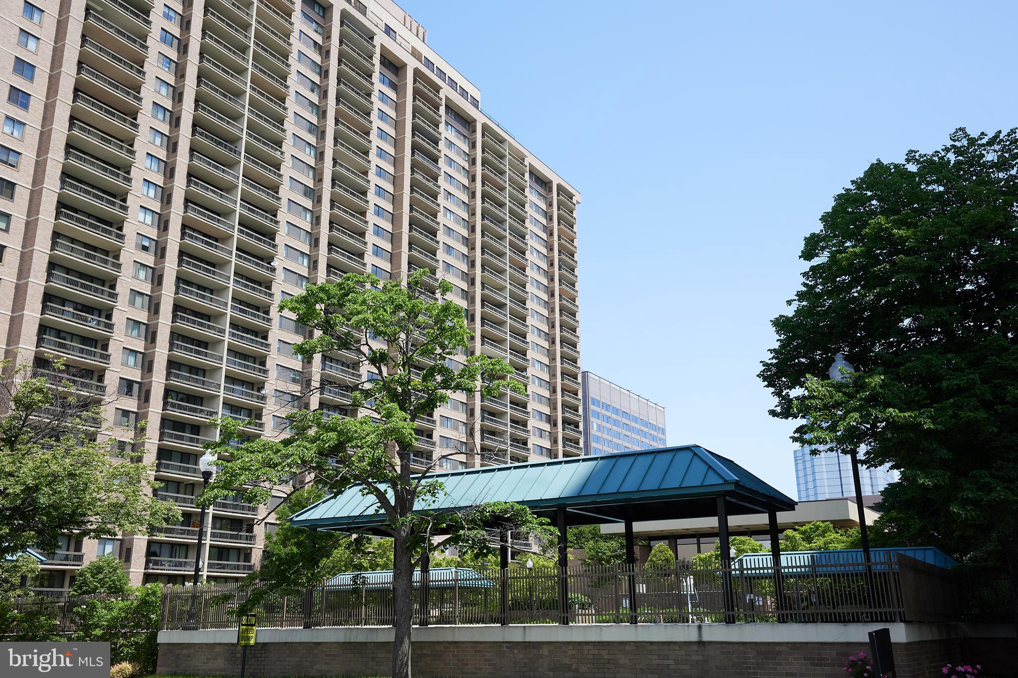 SKYLINE SQUARE CONDO - Residential