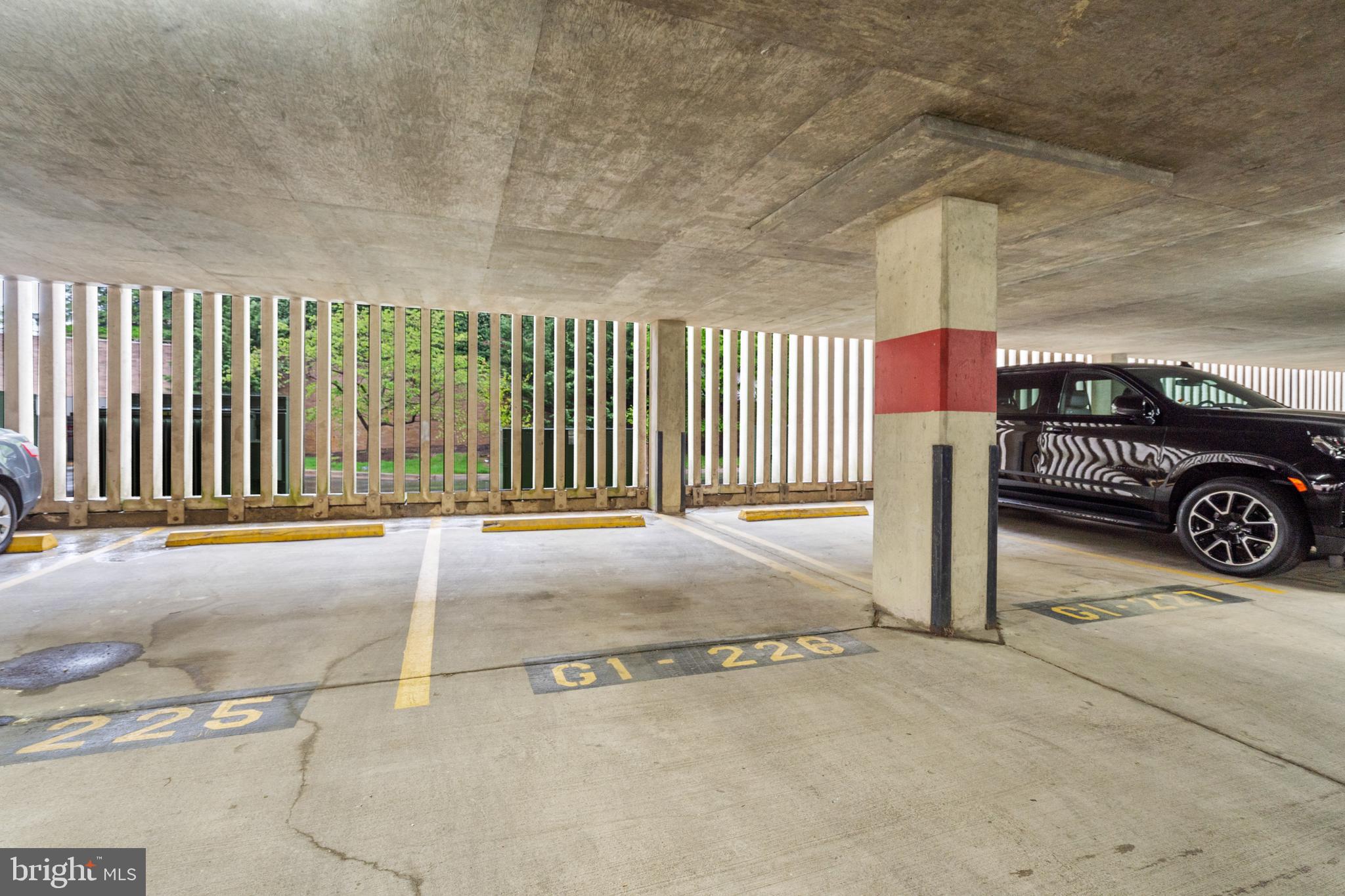 SKYLINE SQUARE CONDO - Residential