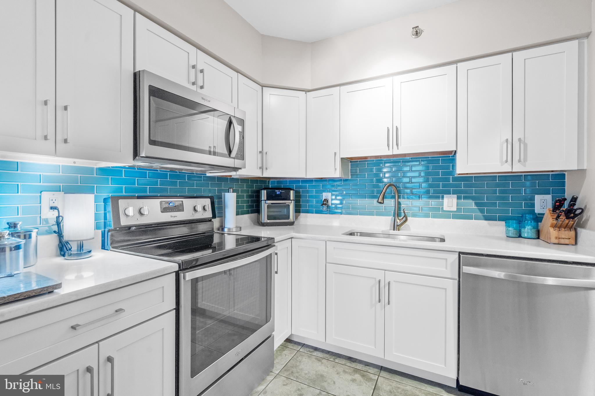 SKYLINE SQUARE CONDO - Residential