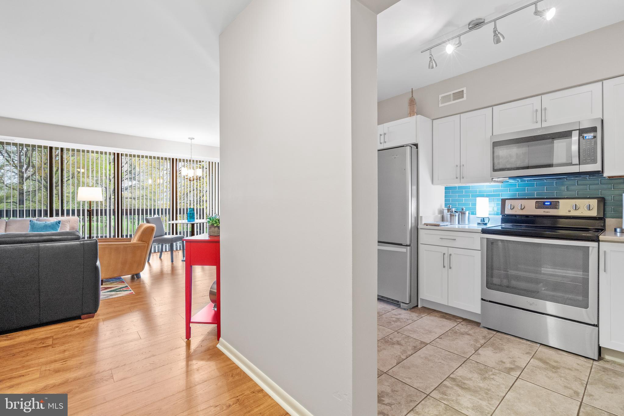 SKYLINE SQUARE CONDO - Residential