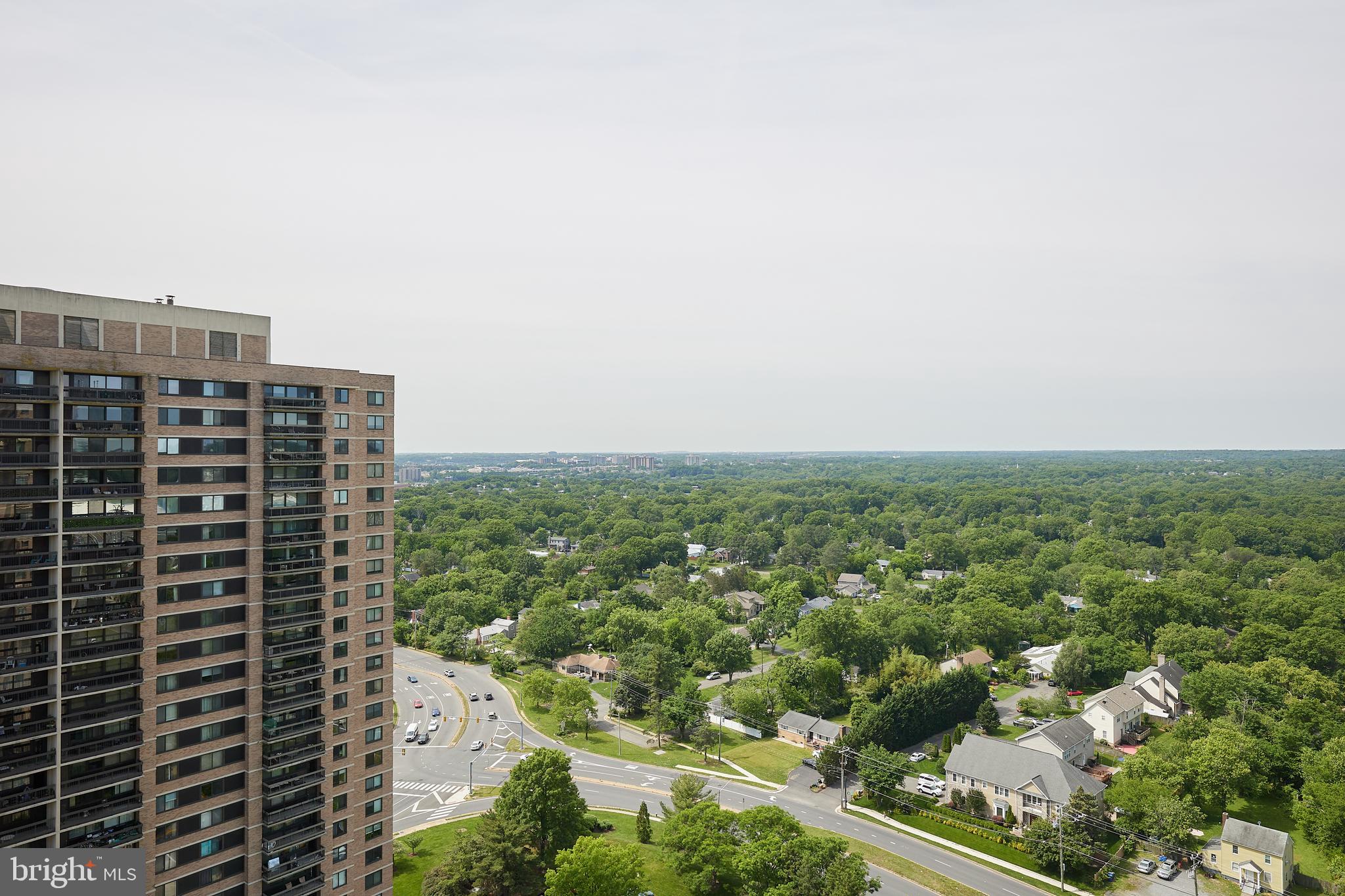 SKYLINE SQUARE CONDO - Residential