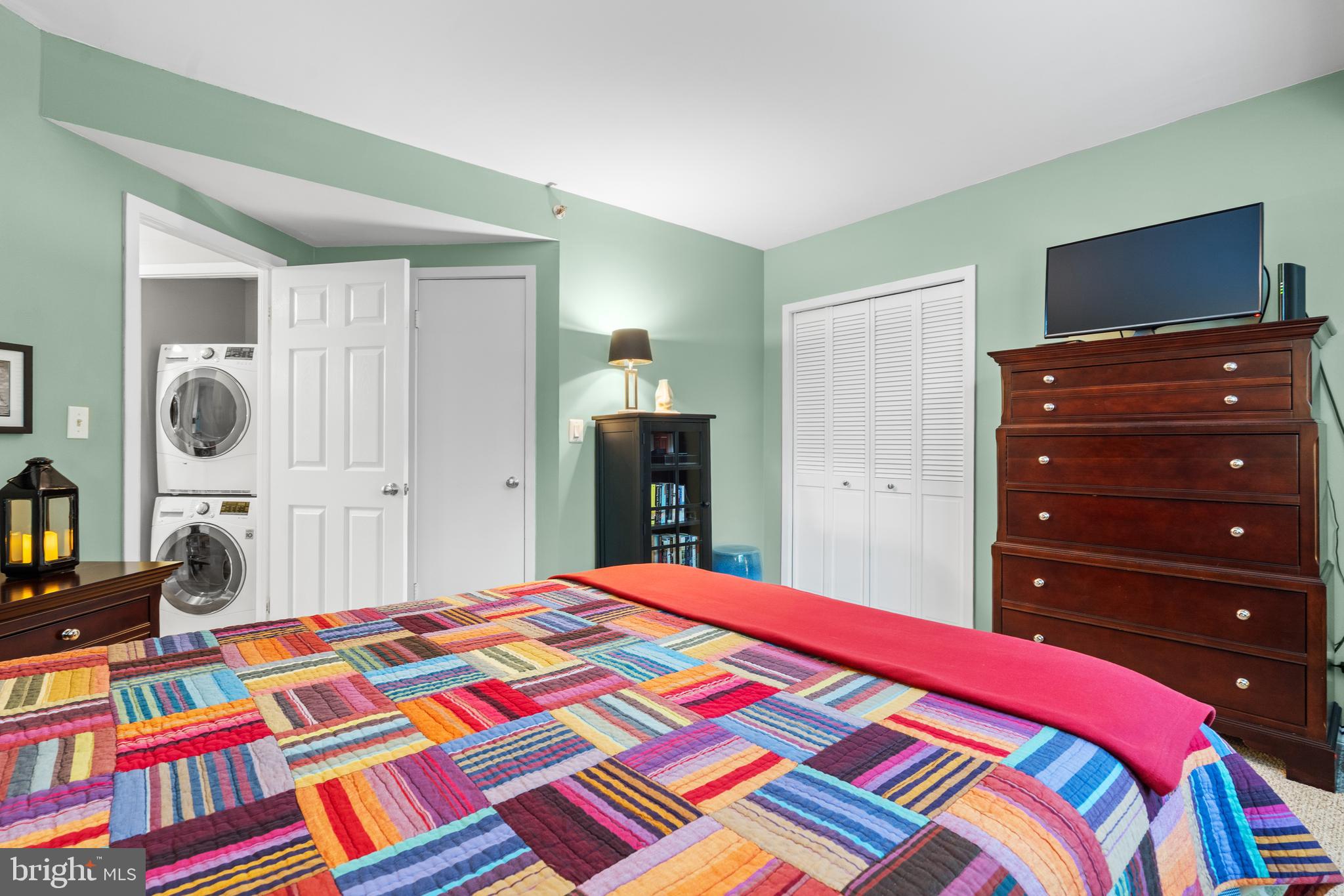 SKYLINE SQUARE CONDO - Residential