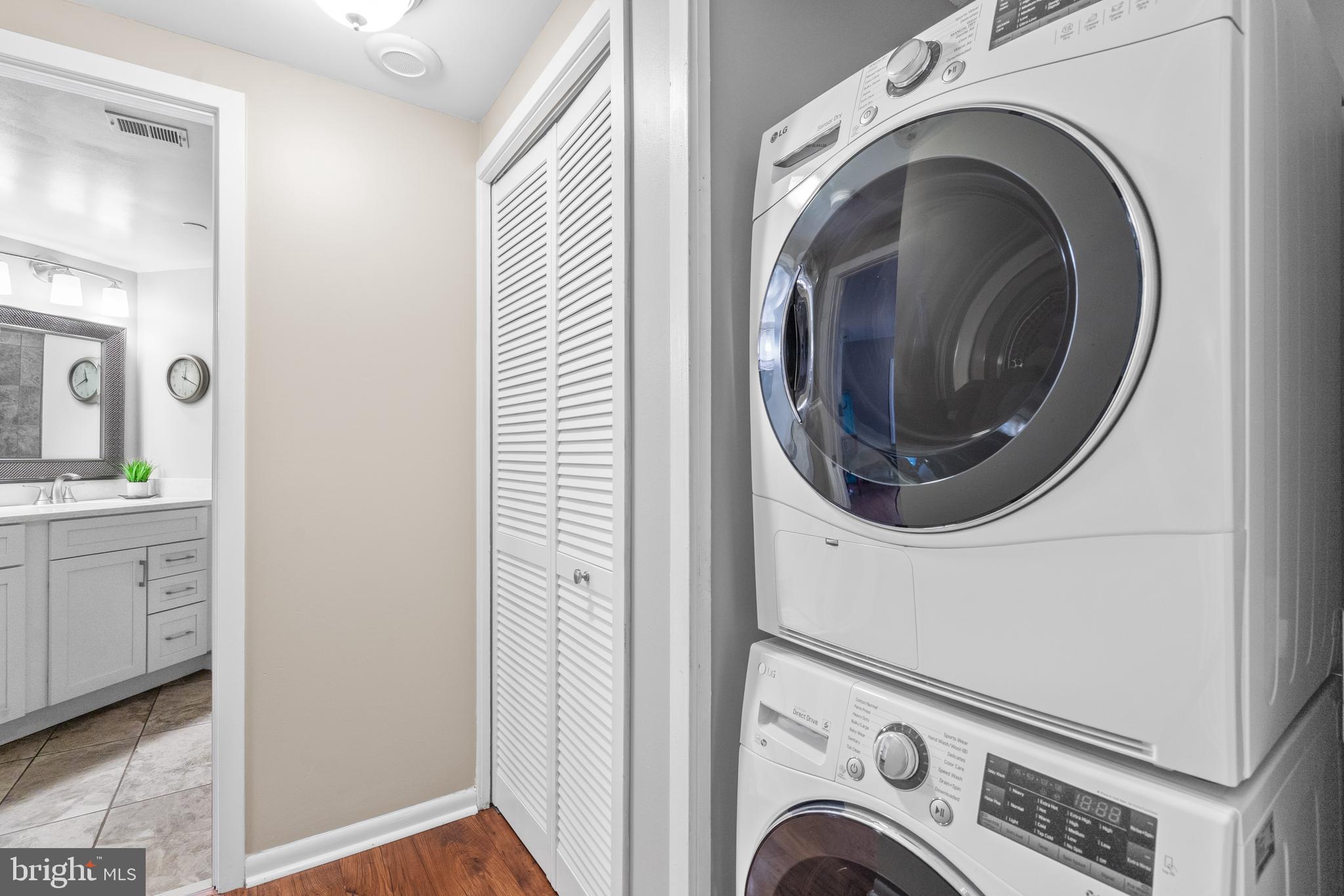 SKYLINE SQUARE CONDO - Residential