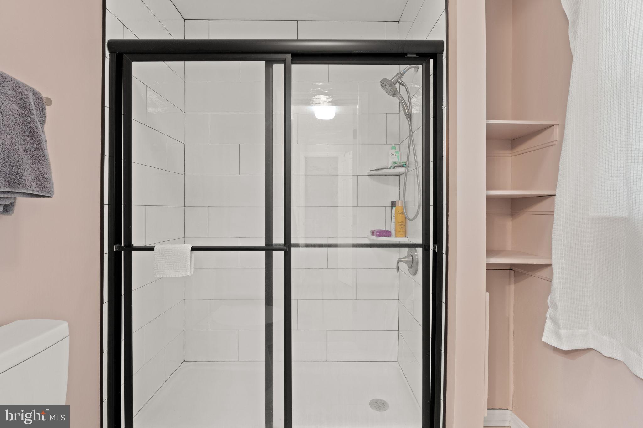 SHERATON HILLS EAST - Residential