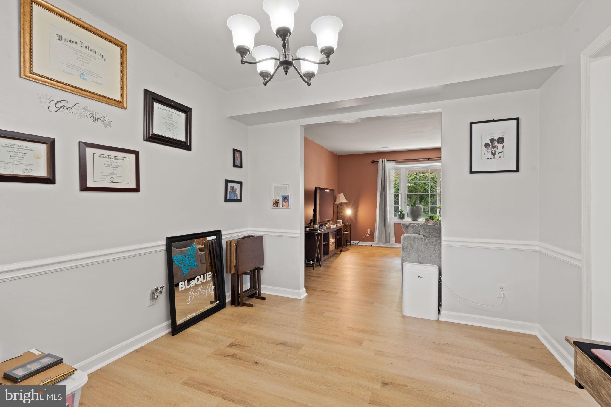 SHERATON HILLS EAST - Residential