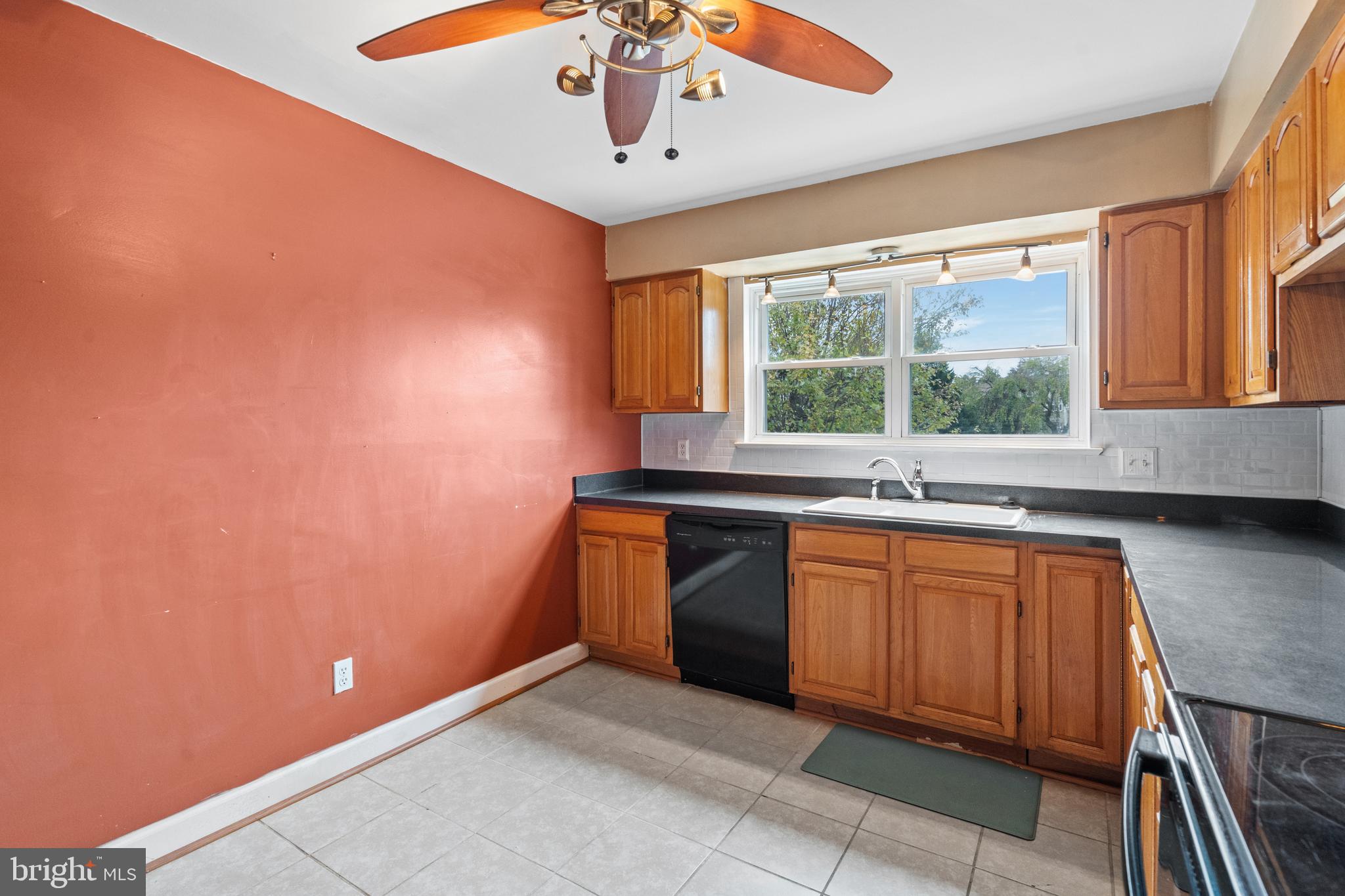 CRESTWOOD VILLAGE - Residential