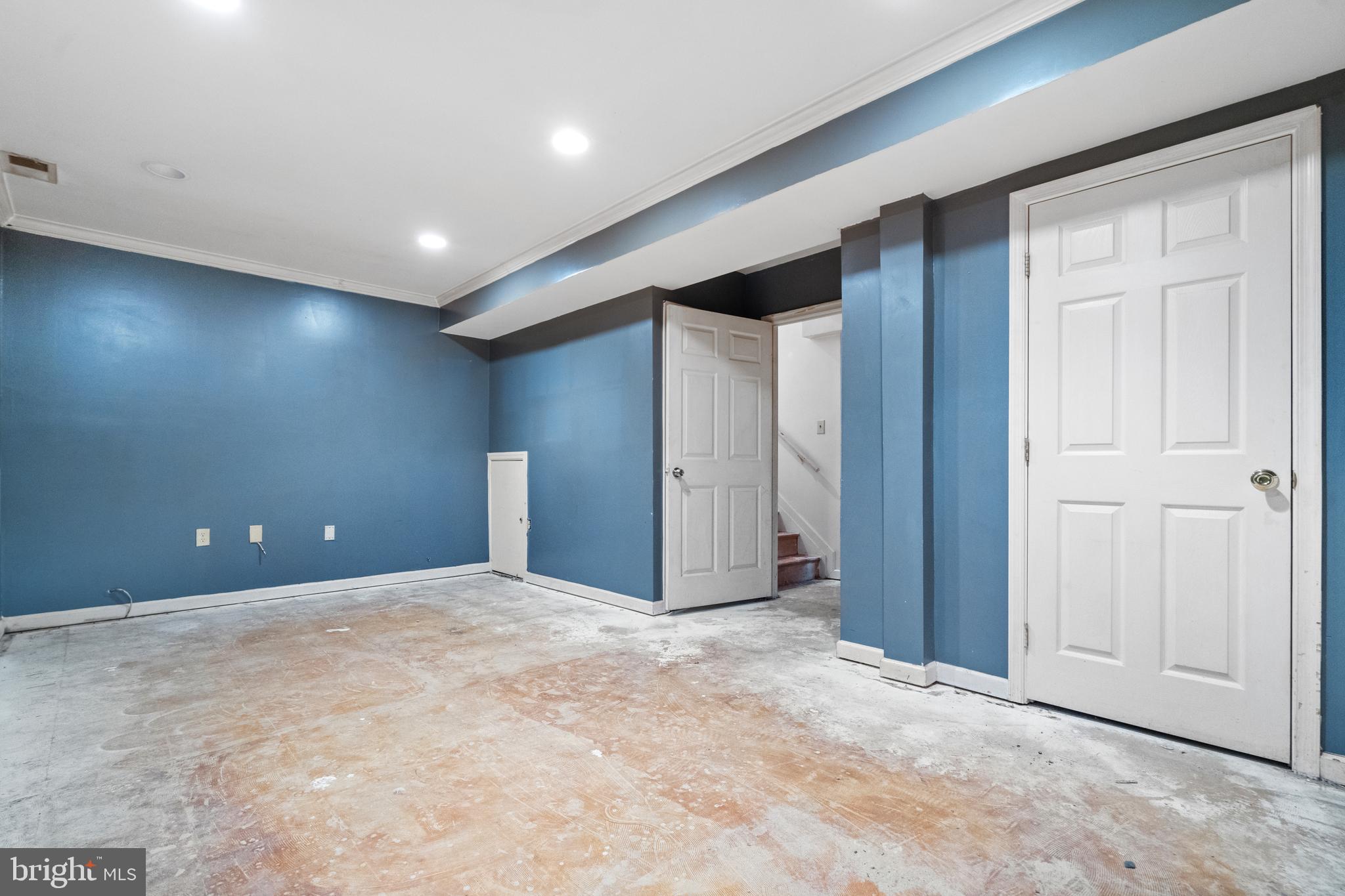 CRESTWOOD VILLAGE - Residential