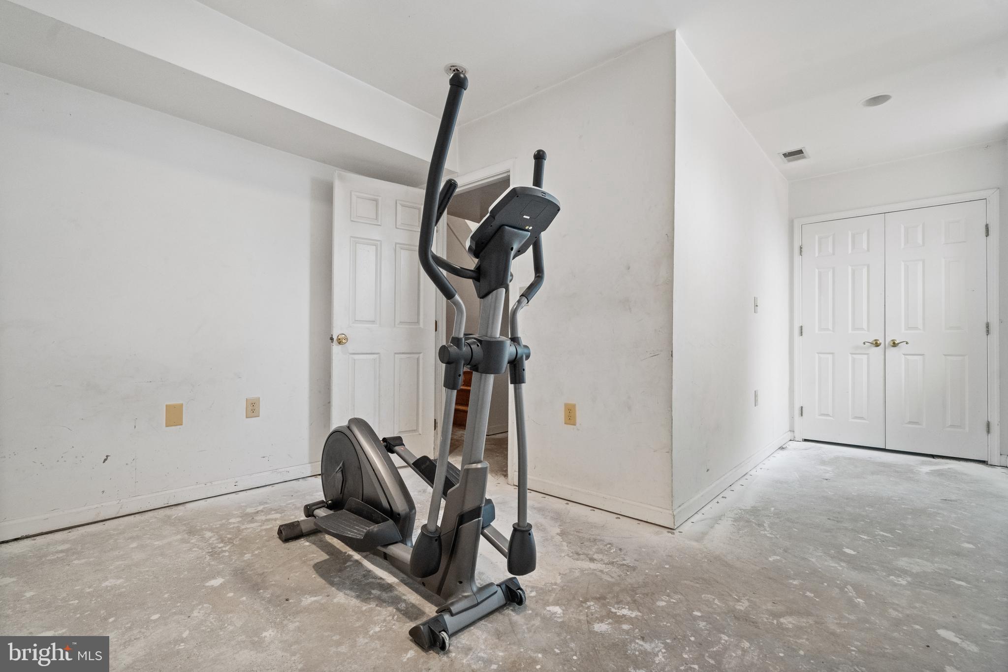 CRESTWOOD VILLAGE - Residential